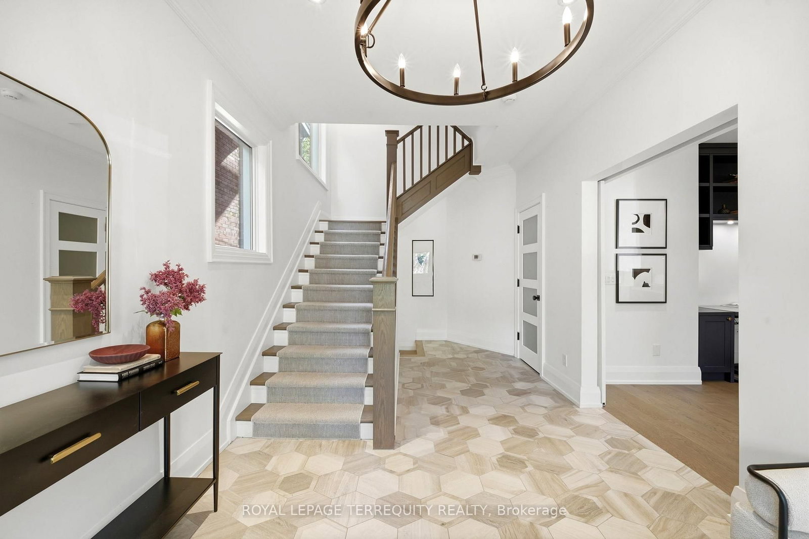 100 Admiral Road • Toronto, ON photo 9