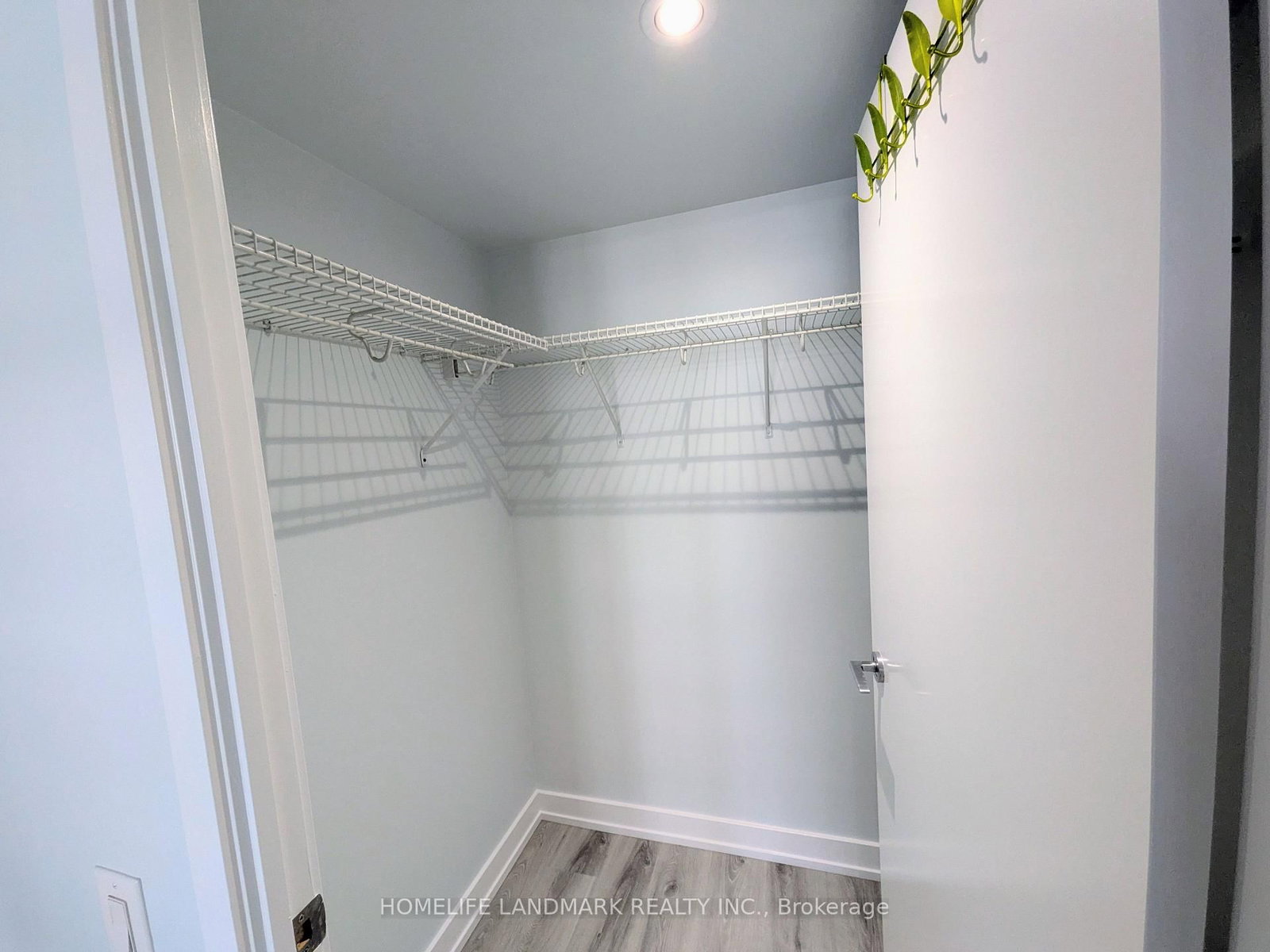 19 Singer Court, Unit 516 - Photo 7