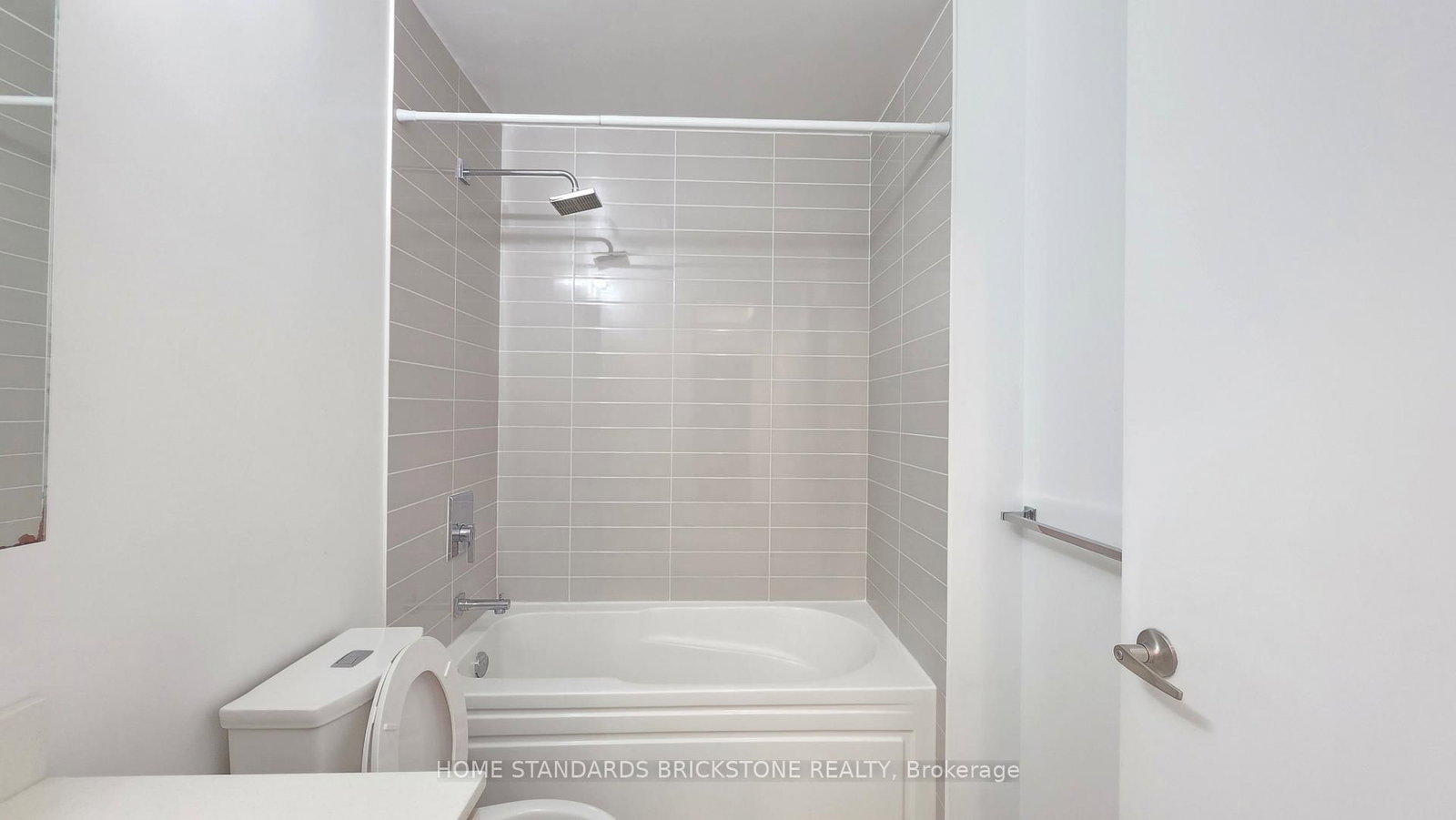5180 Yonge Street, Unit 512 - Photo 2