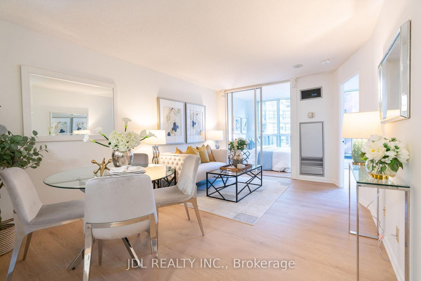 Condo sold at 407-24 Wellesley Street, Toronto, Ontario, M4Y 2X6 - Bay Street Corridor - MLS: C13217536