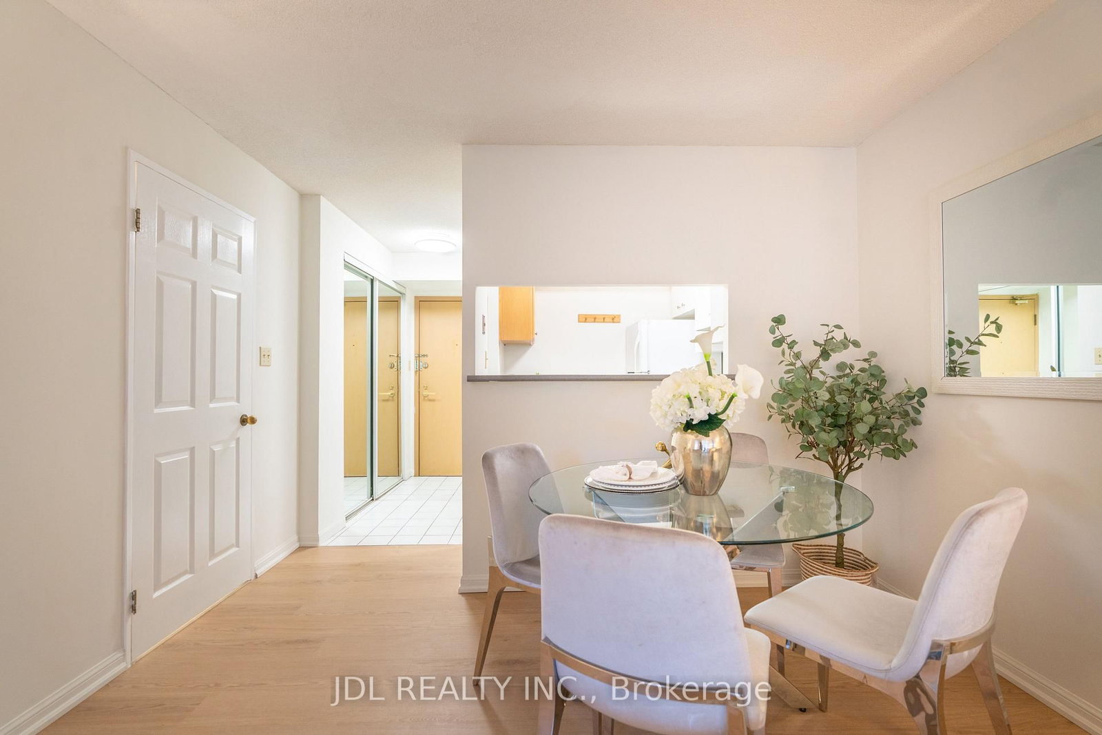Condo sold at 407-24 Wellesley Street, Toronto, Ontario, M4Y 2X6 - Bay Street Corridor - MLS: C13217536