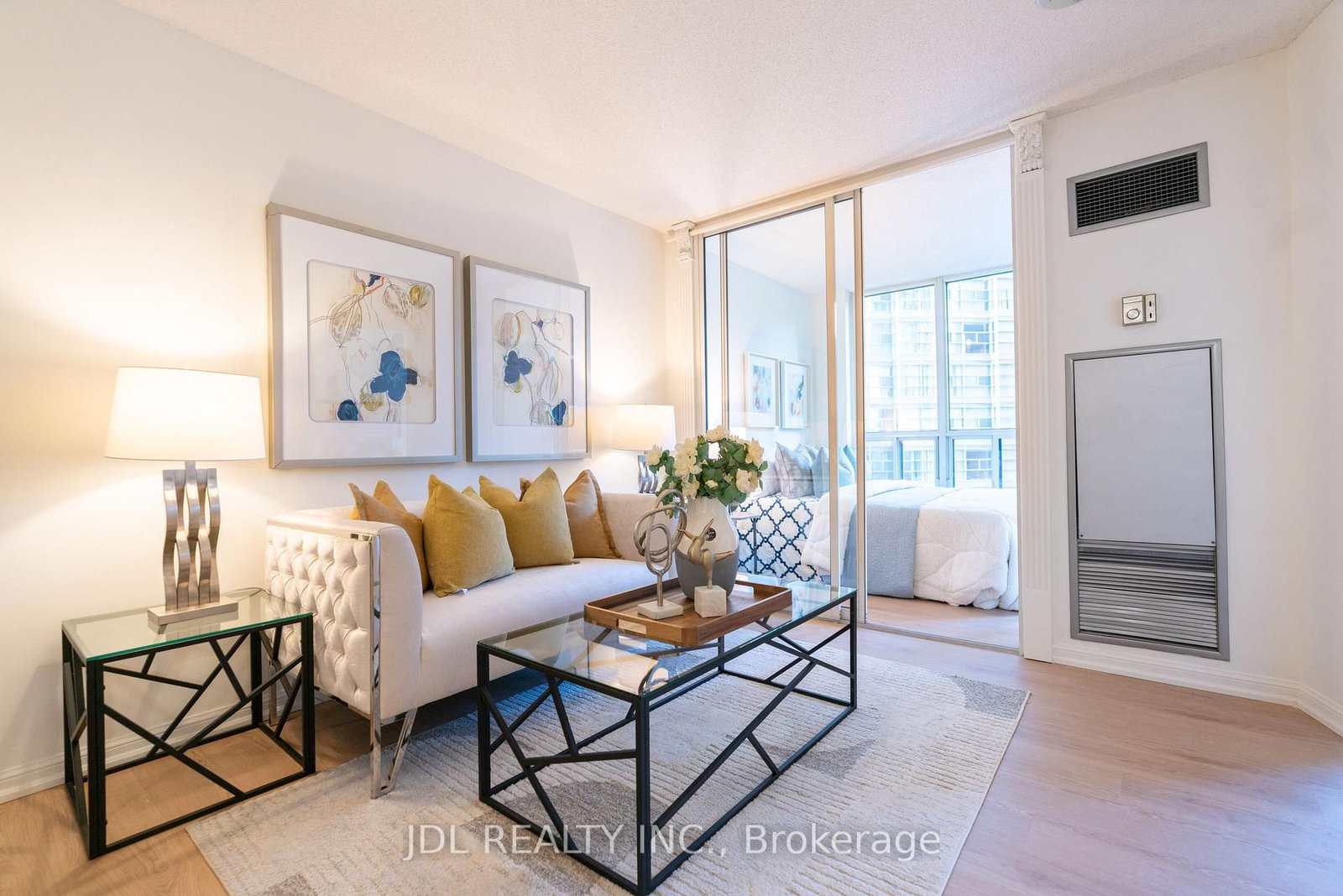 Condo sold at 407-24 Wellesley Street, Toronto, Ontario, M4Y 2X6 - Bay Street Corridor - MLS: C13217536