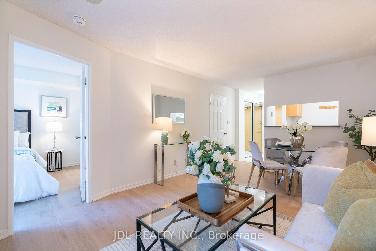 Condo sold at 407-24 Wellesley Street, Toronto, Ontario, M4Y 2X6 - Bay Street Corridor - MLS: C13217536