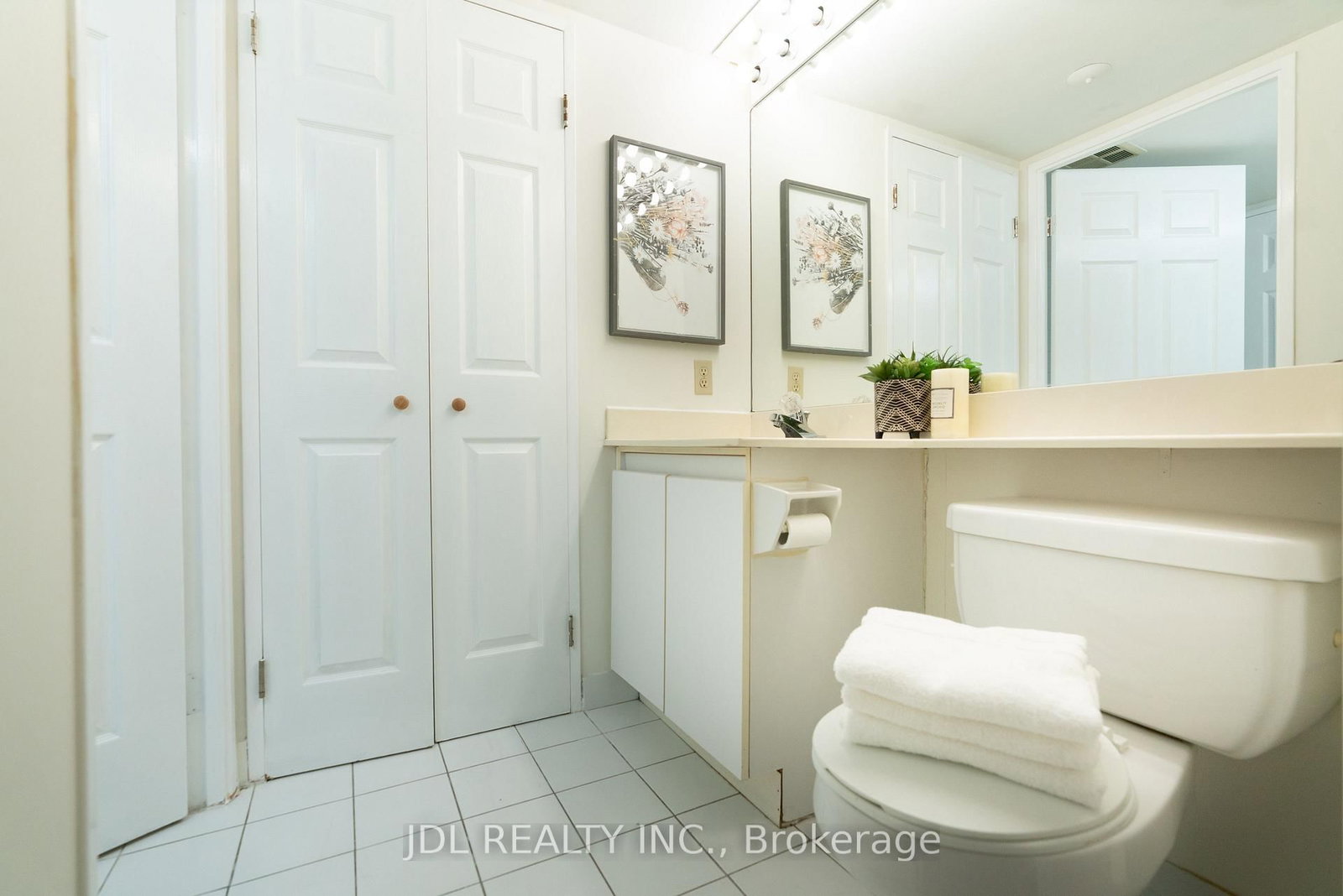 Condo sold at 407-24 Wellesley Street, Toronto, Ontario, M4Y 2X6 - Bay Street Corridor - MLS: C13217536