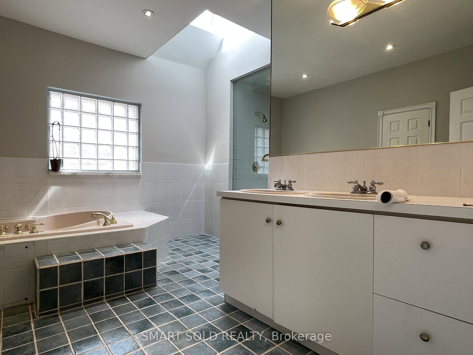 42 Amelia Street • Toronto, ON photo 13