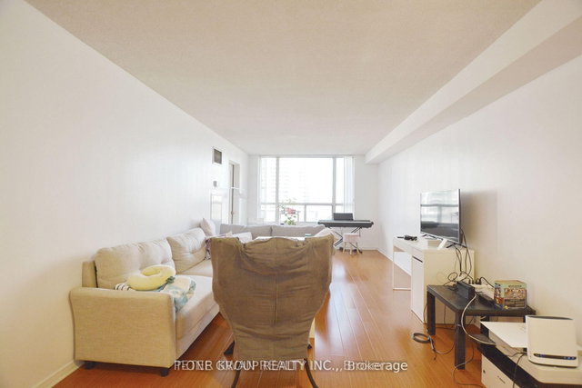 1005 - 100 Upper Madison Avenue
