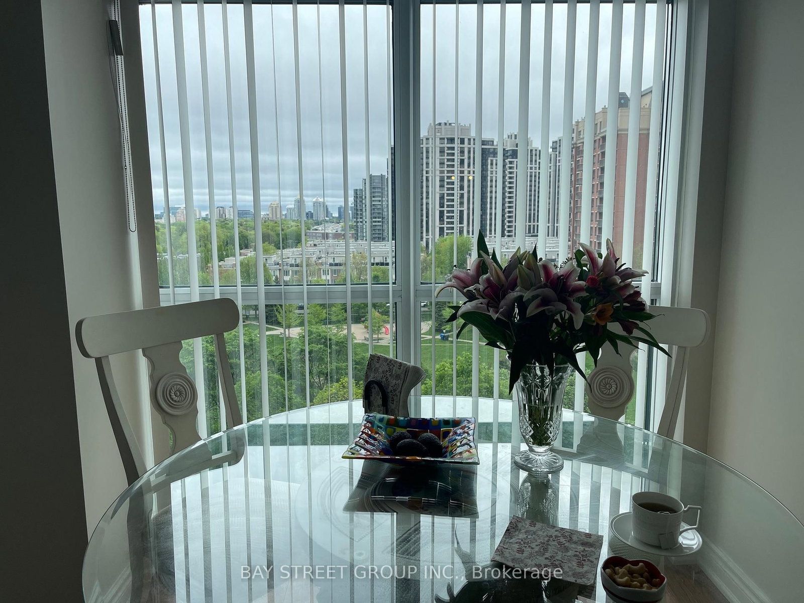 28 Harrison Garden Boulevard, Unit 911 - Photo 7