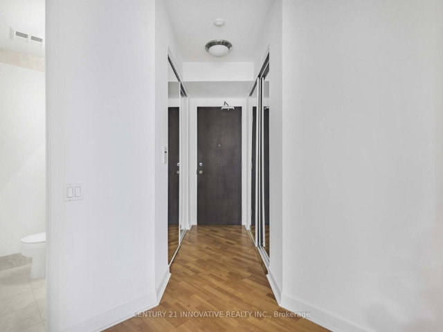 805 - 85 Bloor Street E