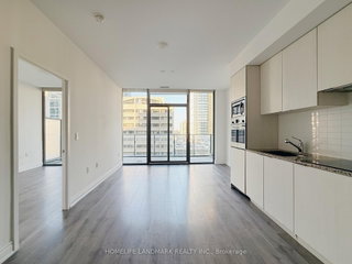 501 - 11 Wellesley Street W