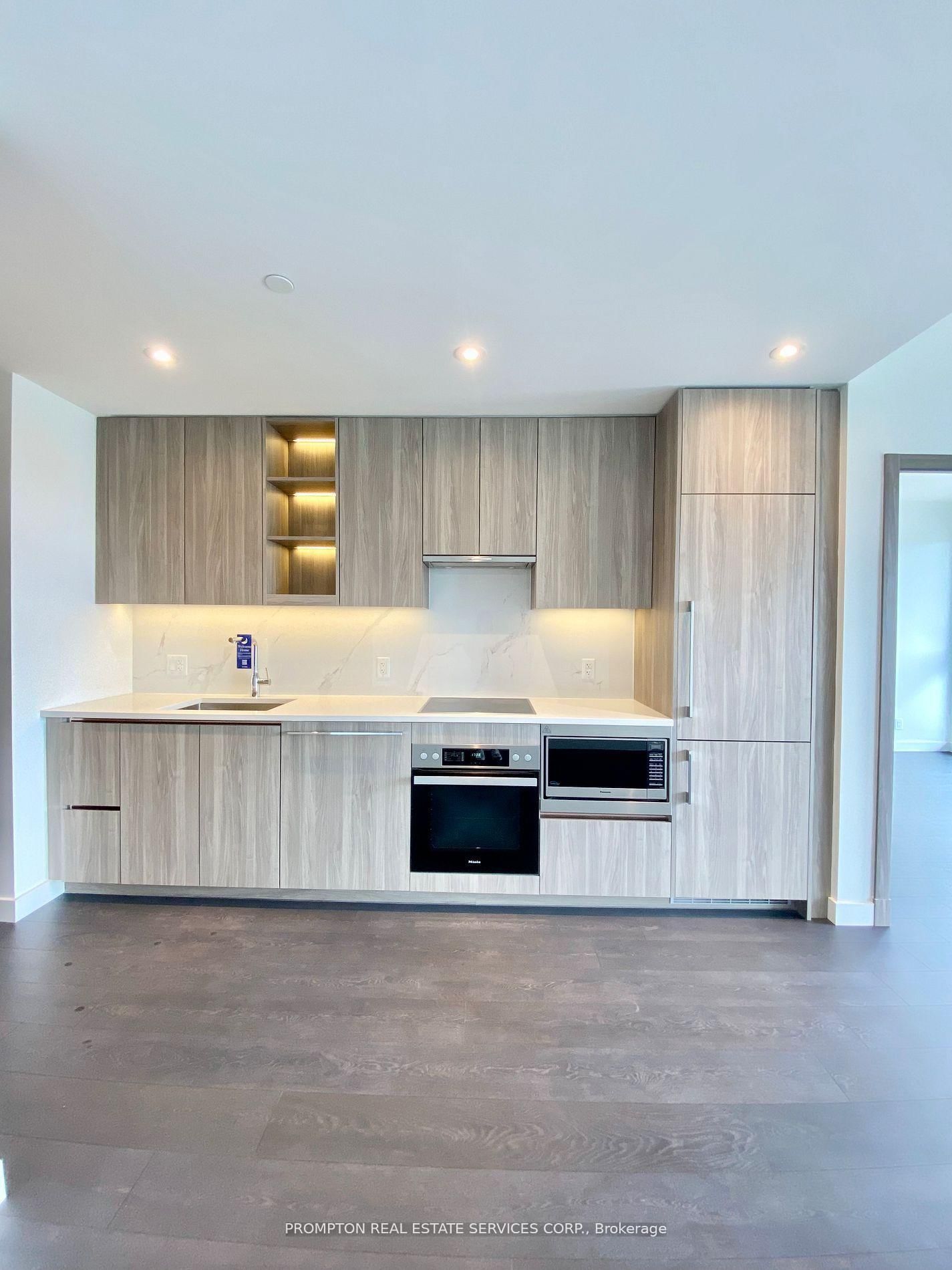 27 McMahon Drive, Unit 2103 - Photo 6