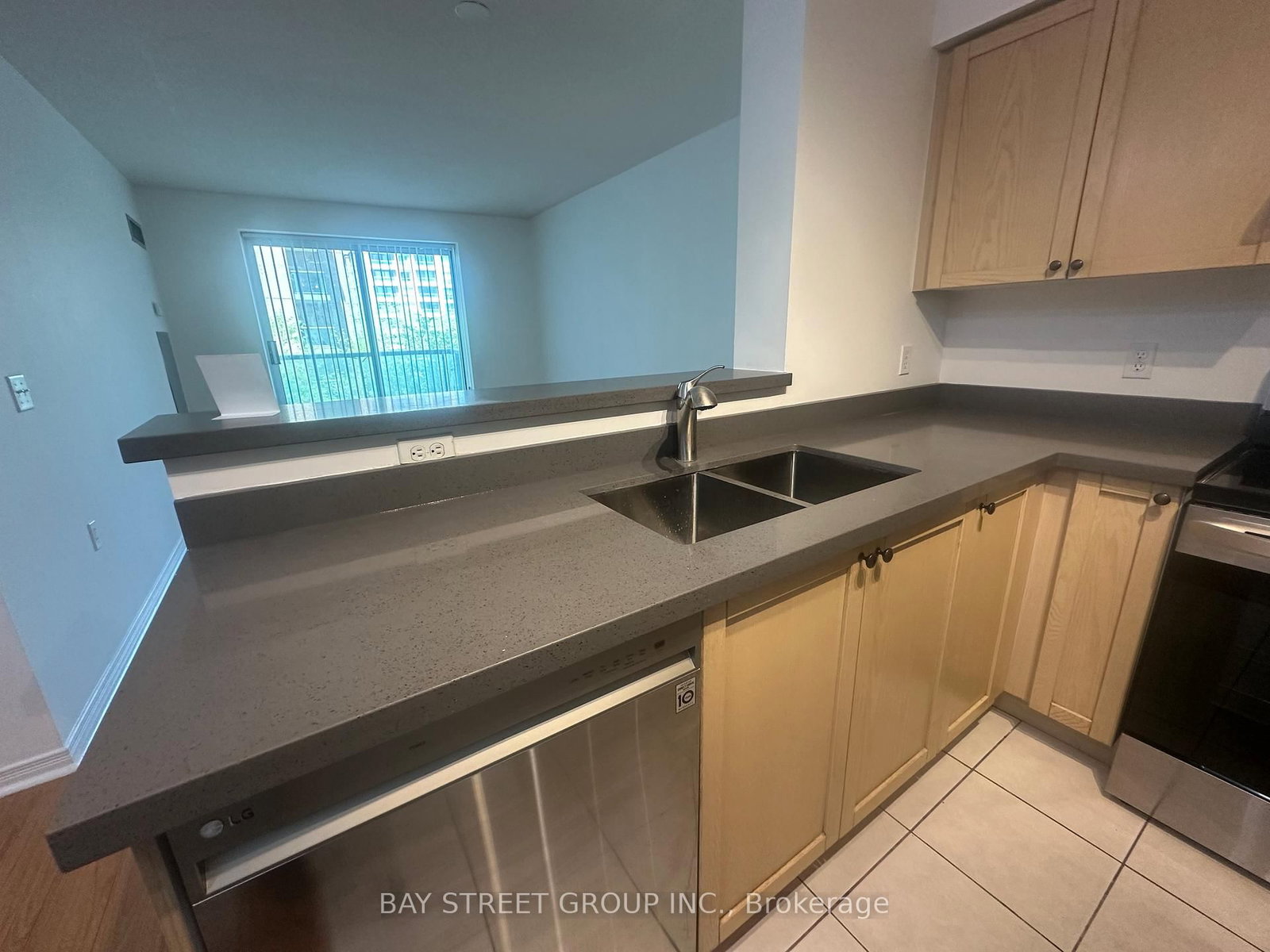 28 Olive Avenue, Unit 610 - Photo 9