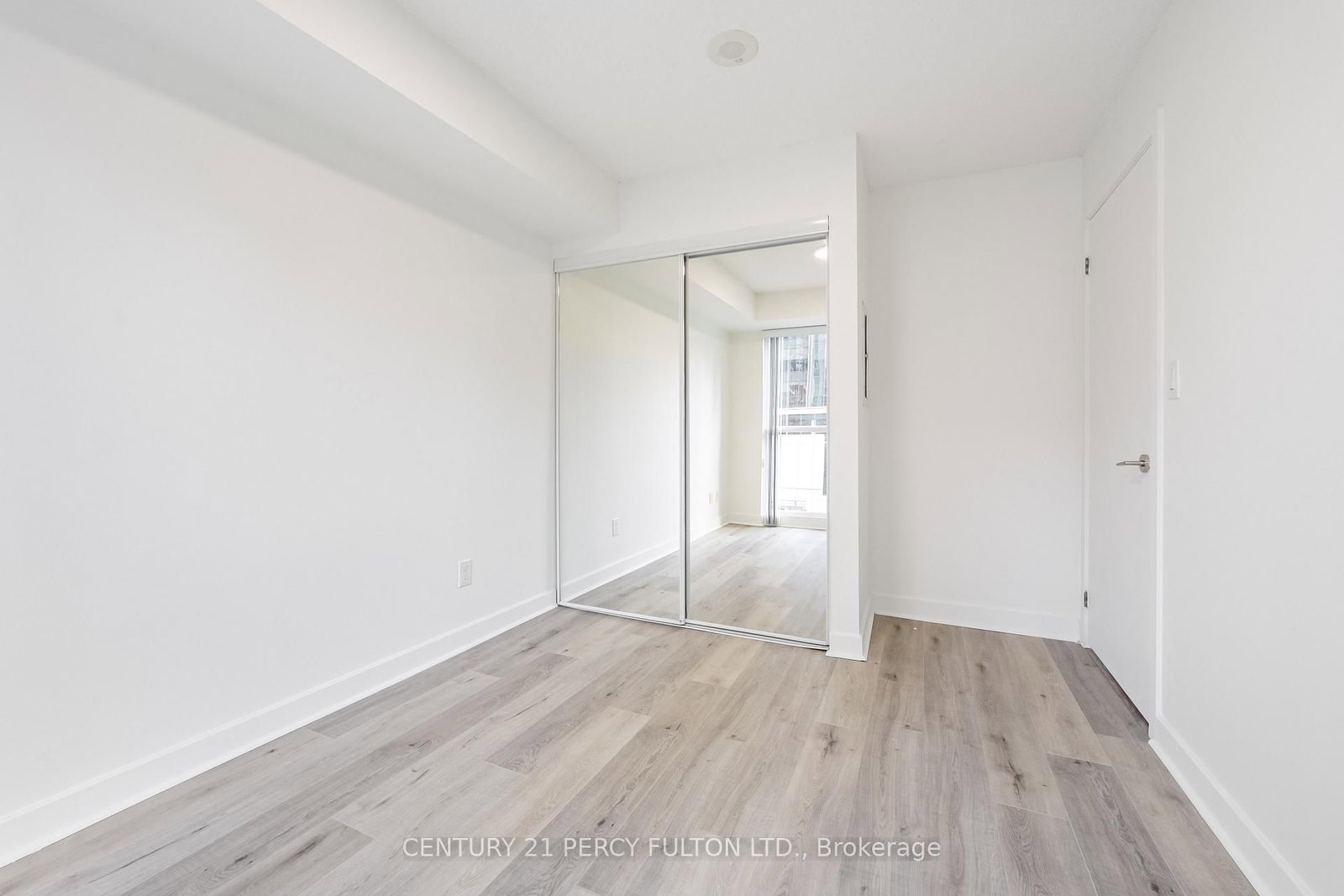 18 harbour Street • #703 • Toronto, ON photo 14