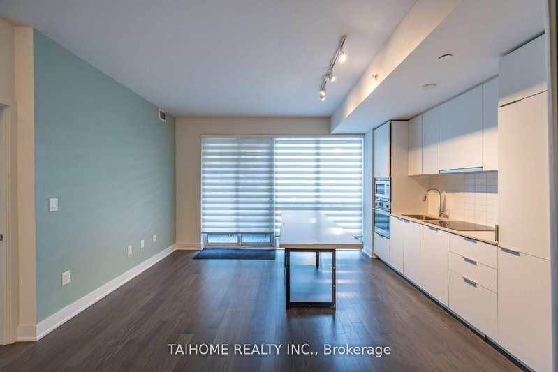 home for lease on 307-955 Bay Street