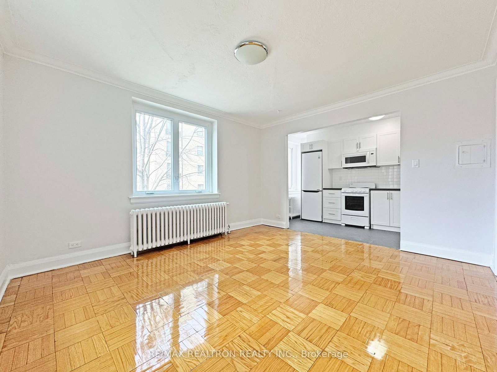 396 Avenue Road, Unit 320 - Photo 2
