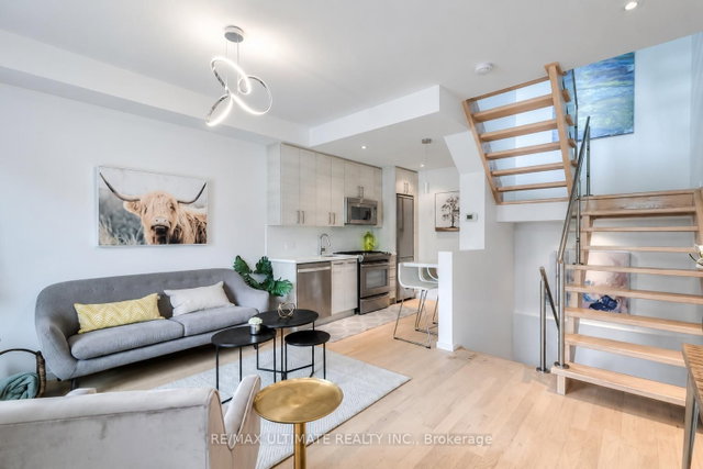 5 - 126 Spadina Road