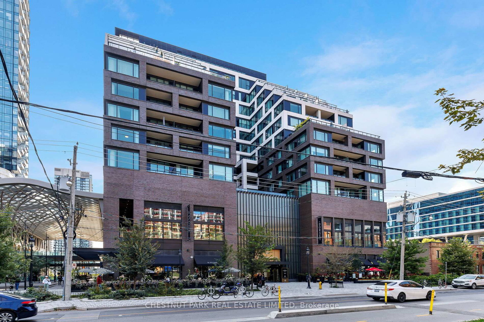 907-455 Wellington Street, Toronto, ON
