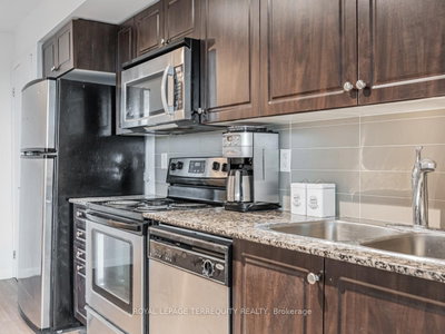 Unit 658 — 209 Fort York Boulevard — photo 6
