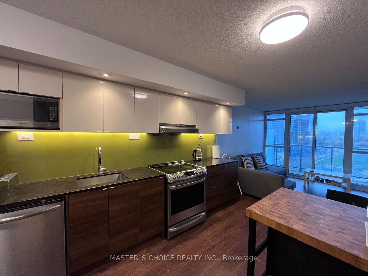 1717-121 Mcmahon Drive, Toronto, ON, photo 2
