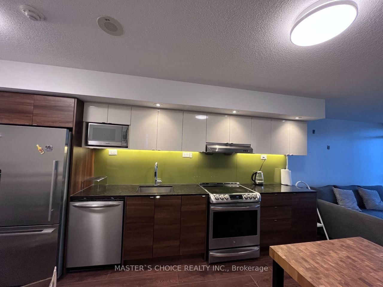 1717-121 Mcmahon Drive, Toronto, ON, photo 3