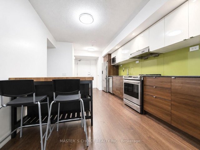 1717 - 121 Mcmahon Drive