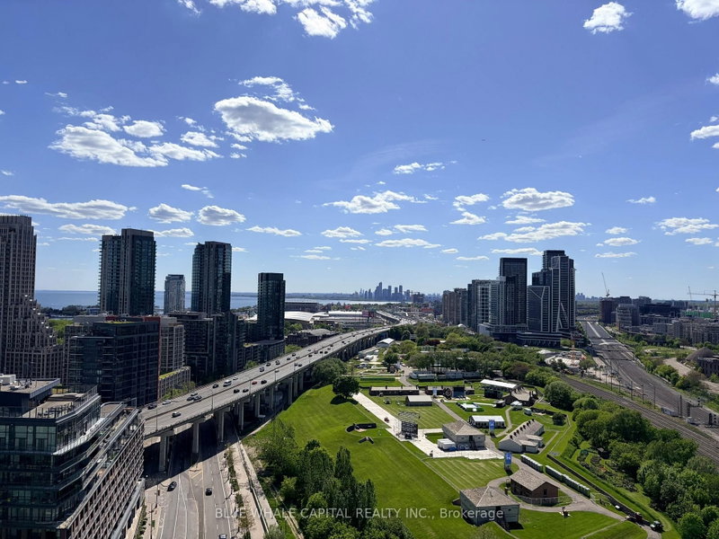 home for lease on 2112-170 Fort York Boulevard