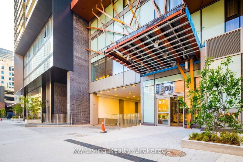 home for lease on 807-50 Wellesley Street E