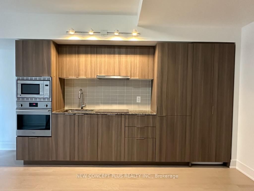 955 Bay Street, Unit 719 - Photo 10