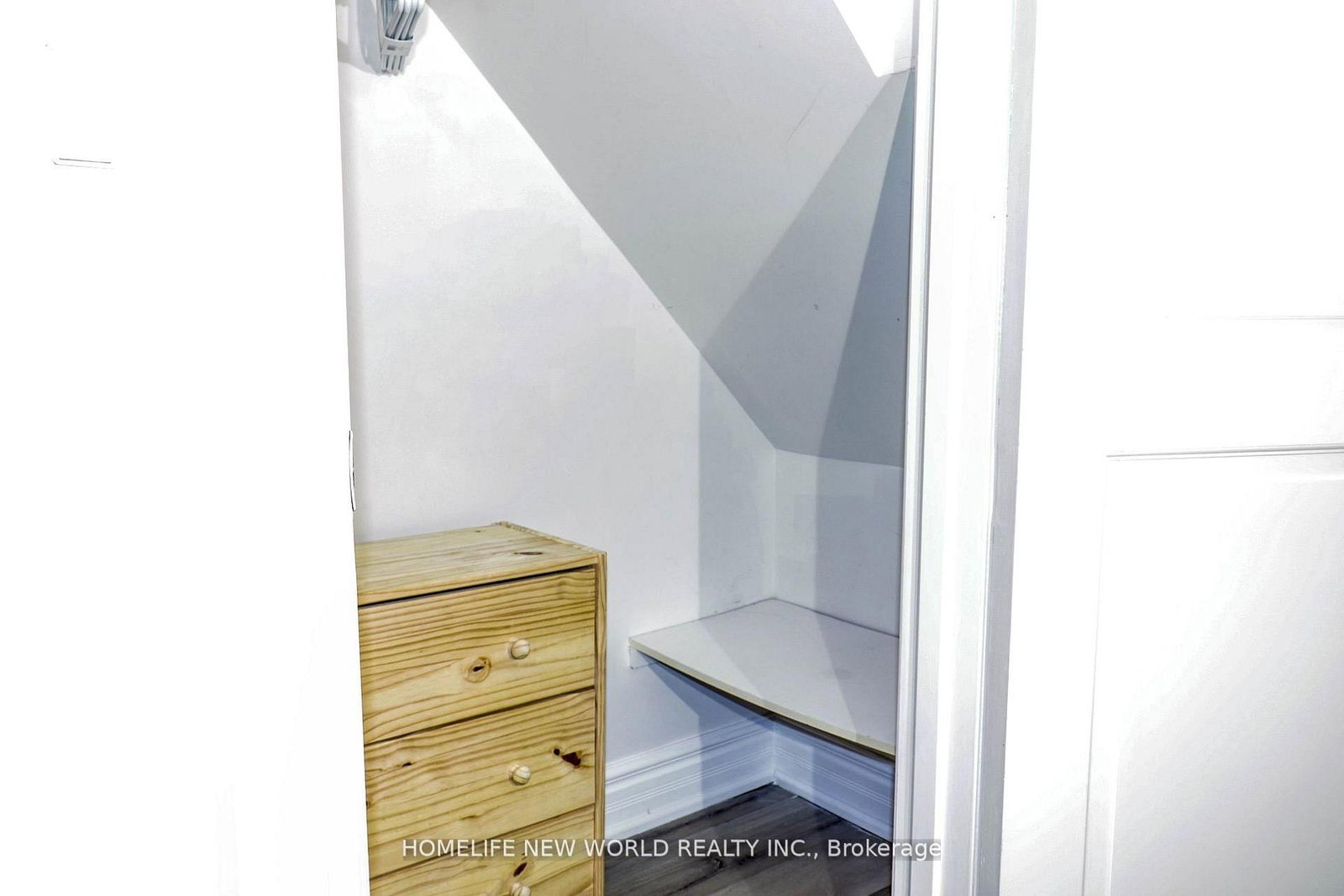 222 Markham Street, Unit Bsmt - Photo 11