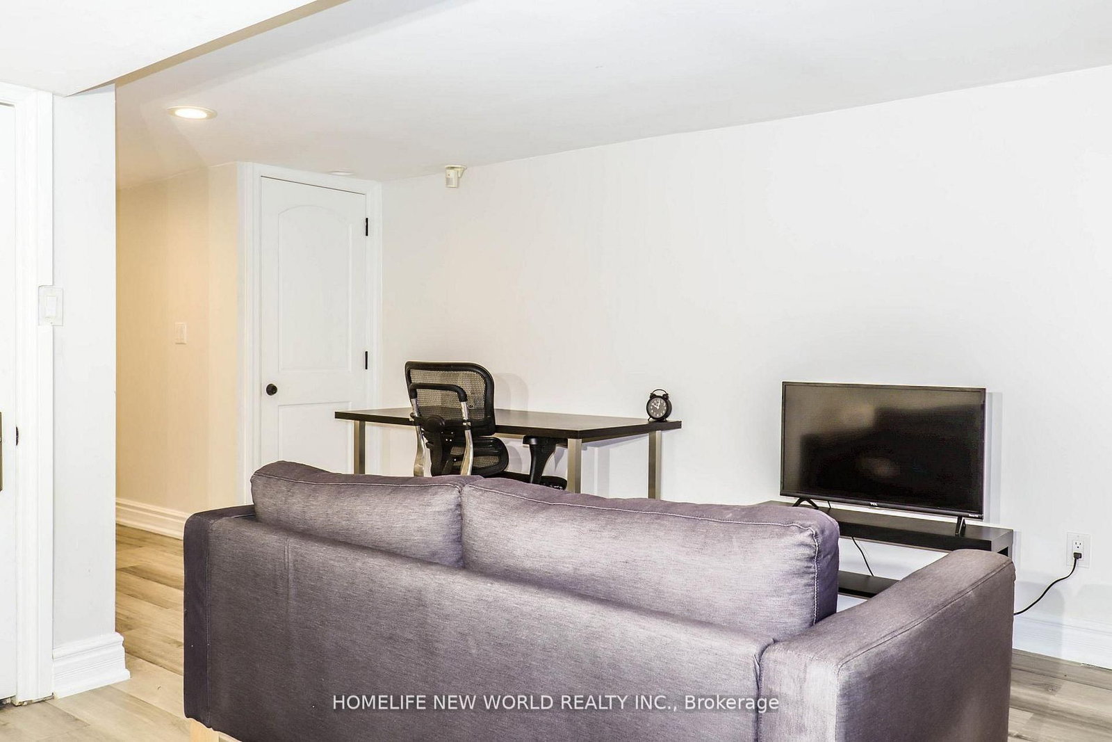 222 Markham Street, Unit Bsmt - Photo 2