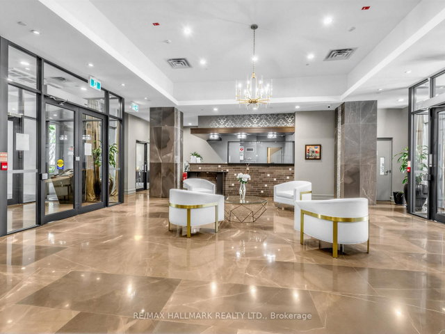 215 - 650 Sheppard Avenue E