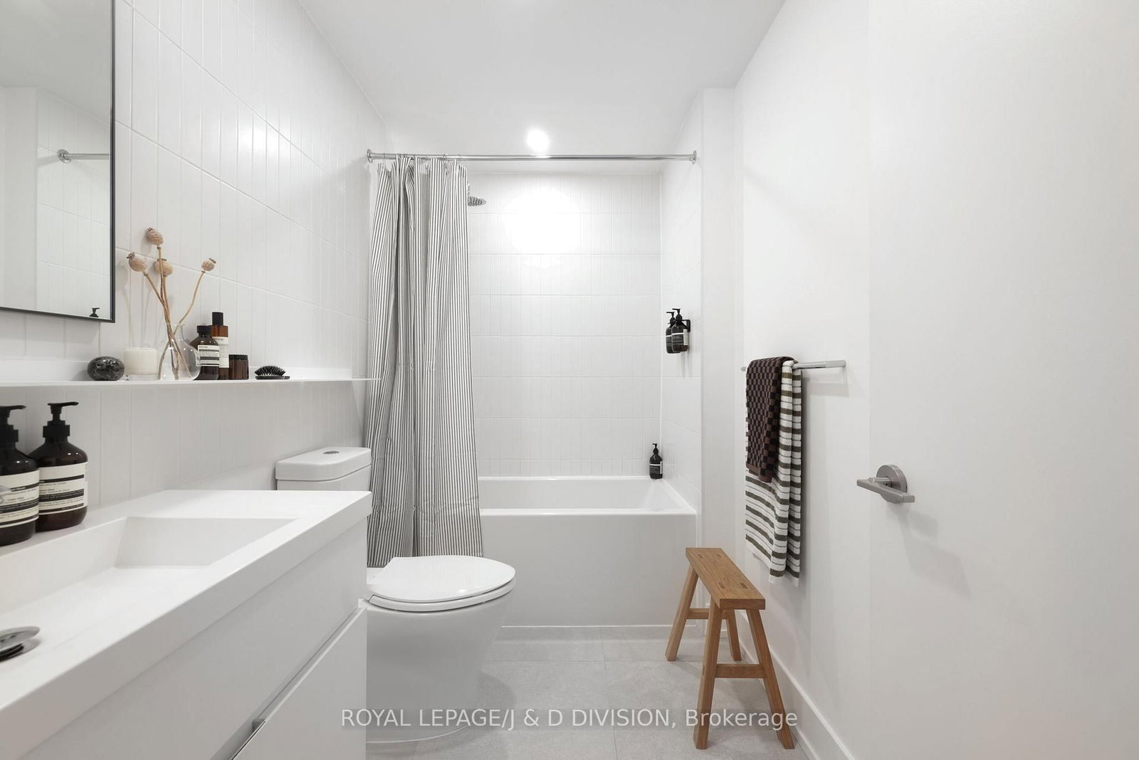 1239 Dundas Street W, Unit 405 - Photo 11