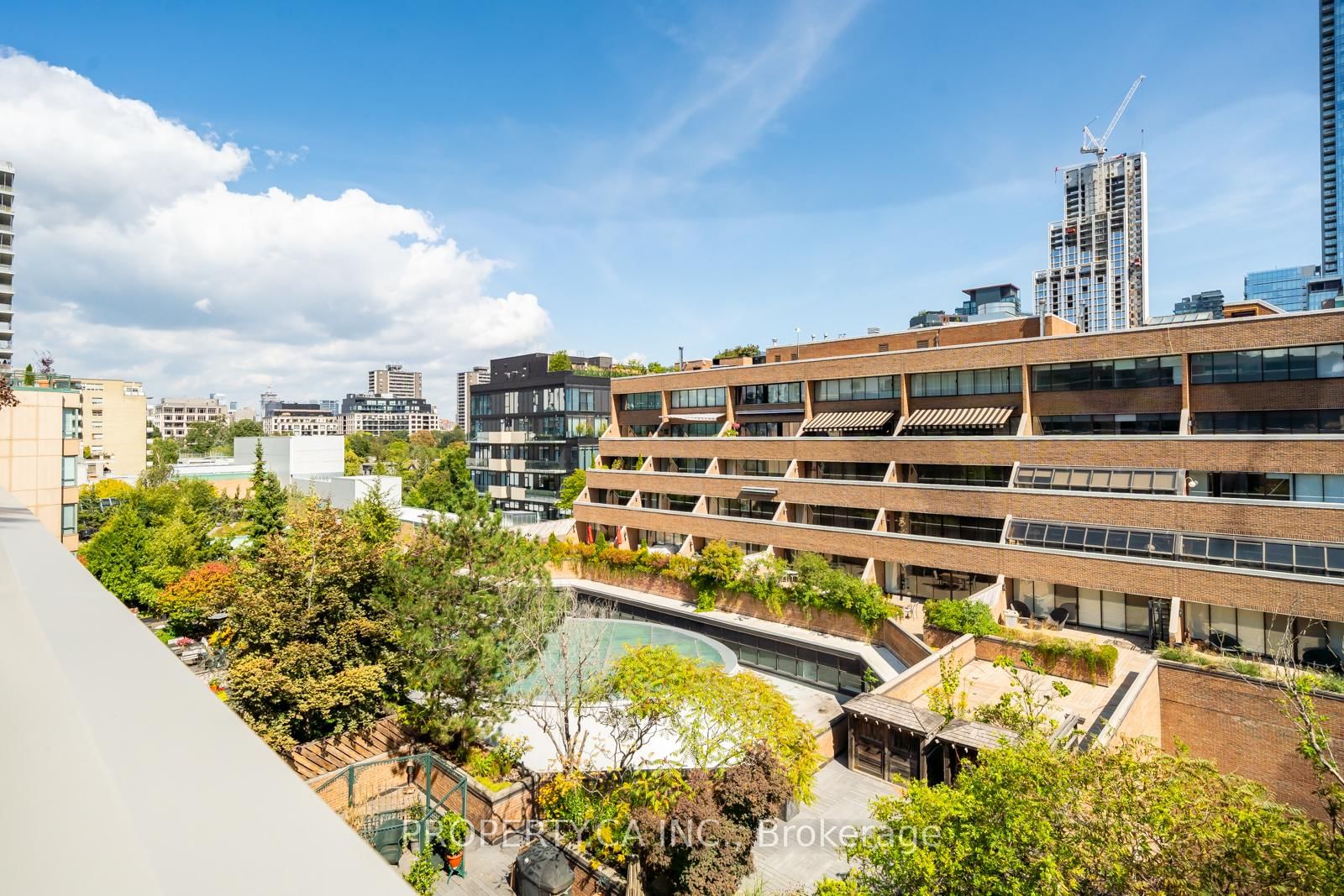 55a Avenue Road, Unit 606 - Photo 22