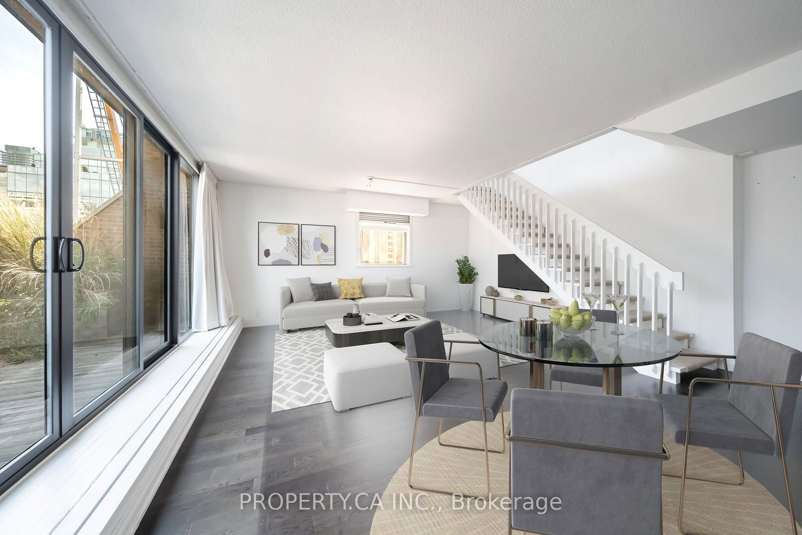 55a Avenue Road, Unit 606 - Photo 3