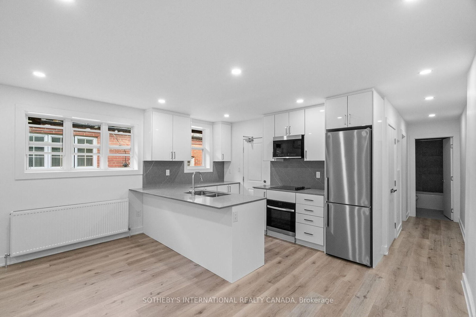 28 Strathgowan Avenue, Unit Main - Photo 2