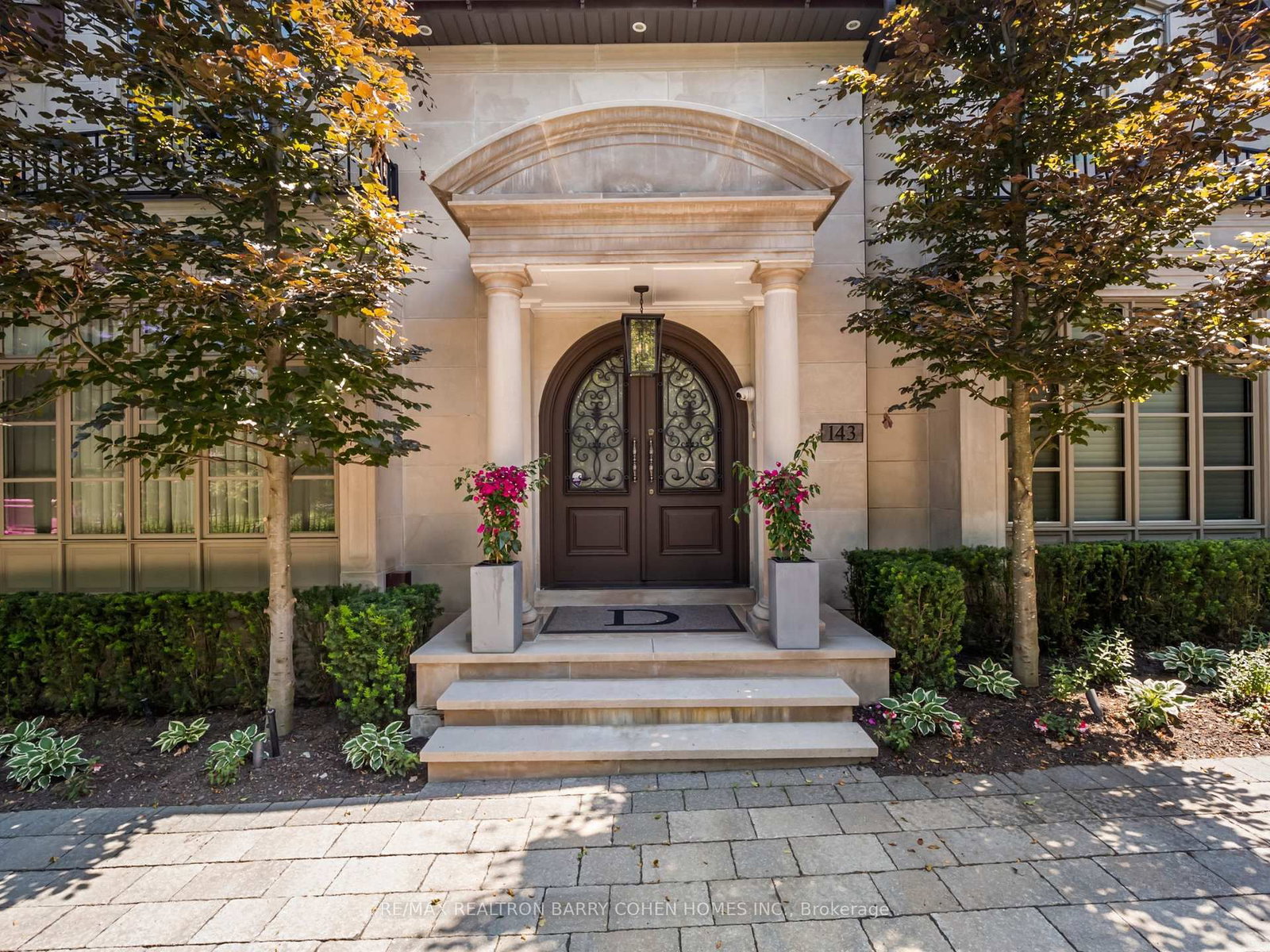 143 Highland Crescent - Photo 3