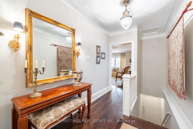 2 - 11A Clarendon Avenue