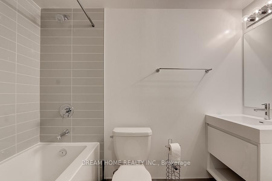 159 Wellesley Street E, Unit 3304 - Photo 24