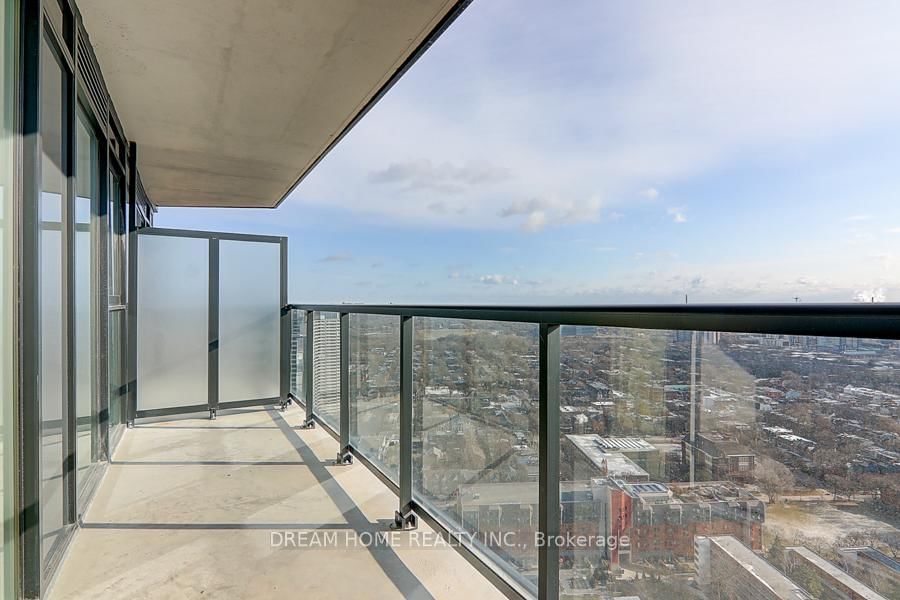 159 Wellesley Street E, Unit 3304 - Photo 26