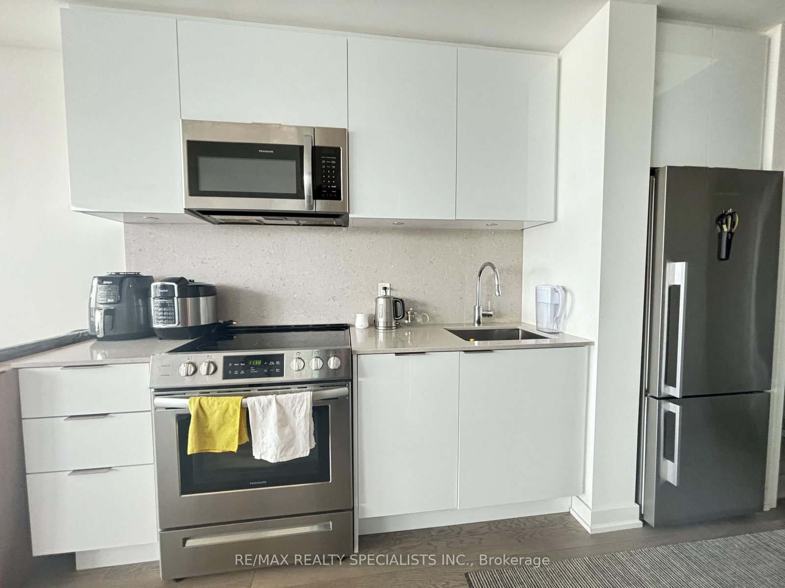 25 Richmond Street E, Unit 3214 - Photo 6