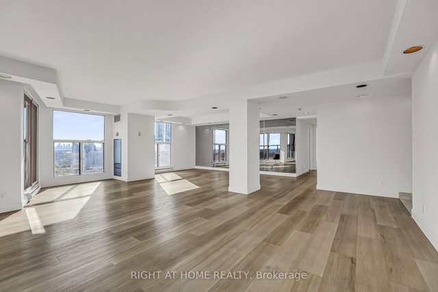 3008 - 99 Harbour Square
