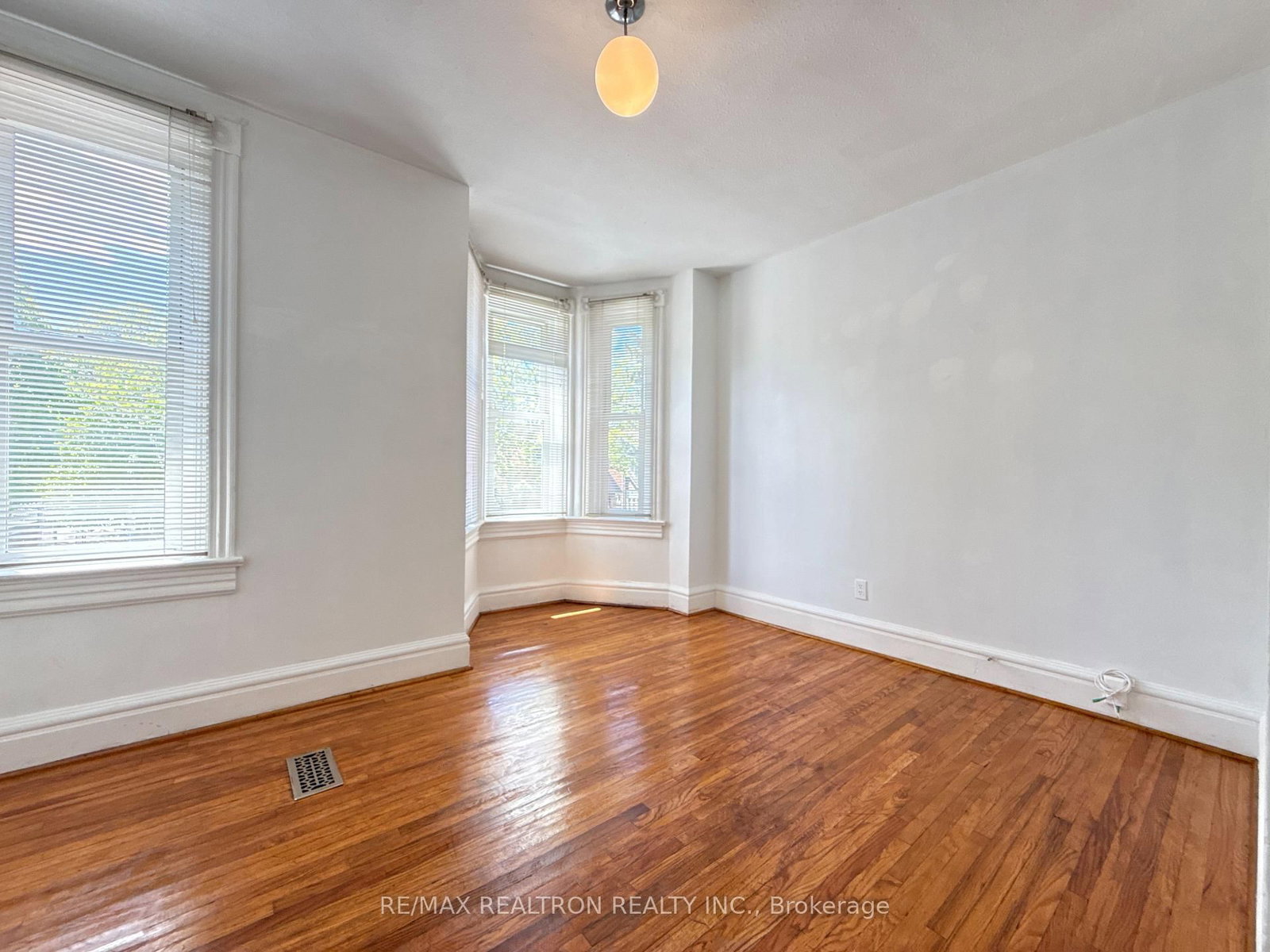399 Brock Avenue • Toronto, ON photo 13