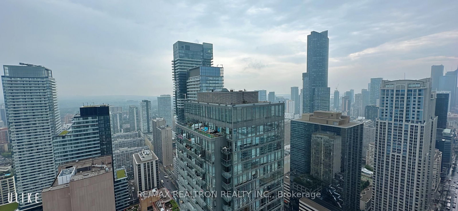 832 Bay Street, Unit 4707