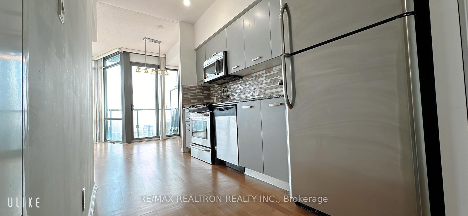 832 Bay Street, Unit 4707 - Photo 7