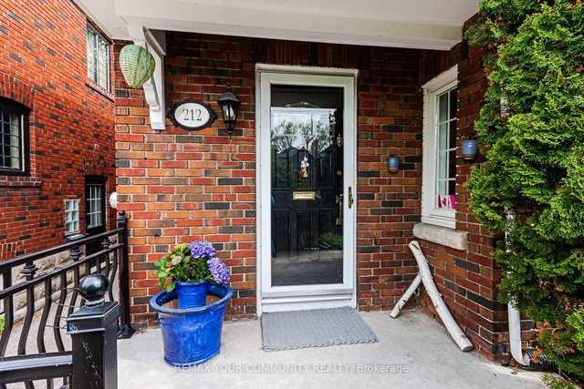 212 Wanless Avenue