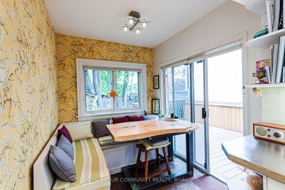 212 Wanless Avenue — more photos