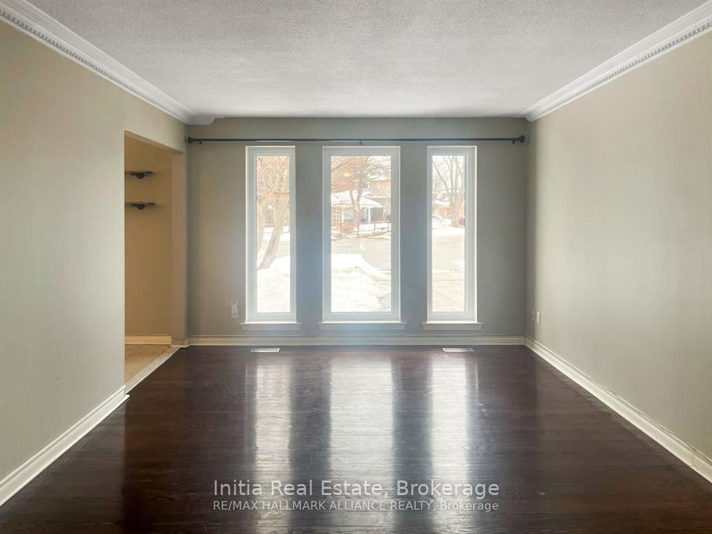 Main-15 Grove Park Crescent, Toronto, ON, photo 3