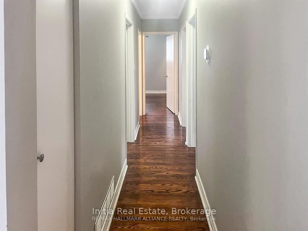 Main-15 Grove Park Crescent, Toronto, ON, photo 5