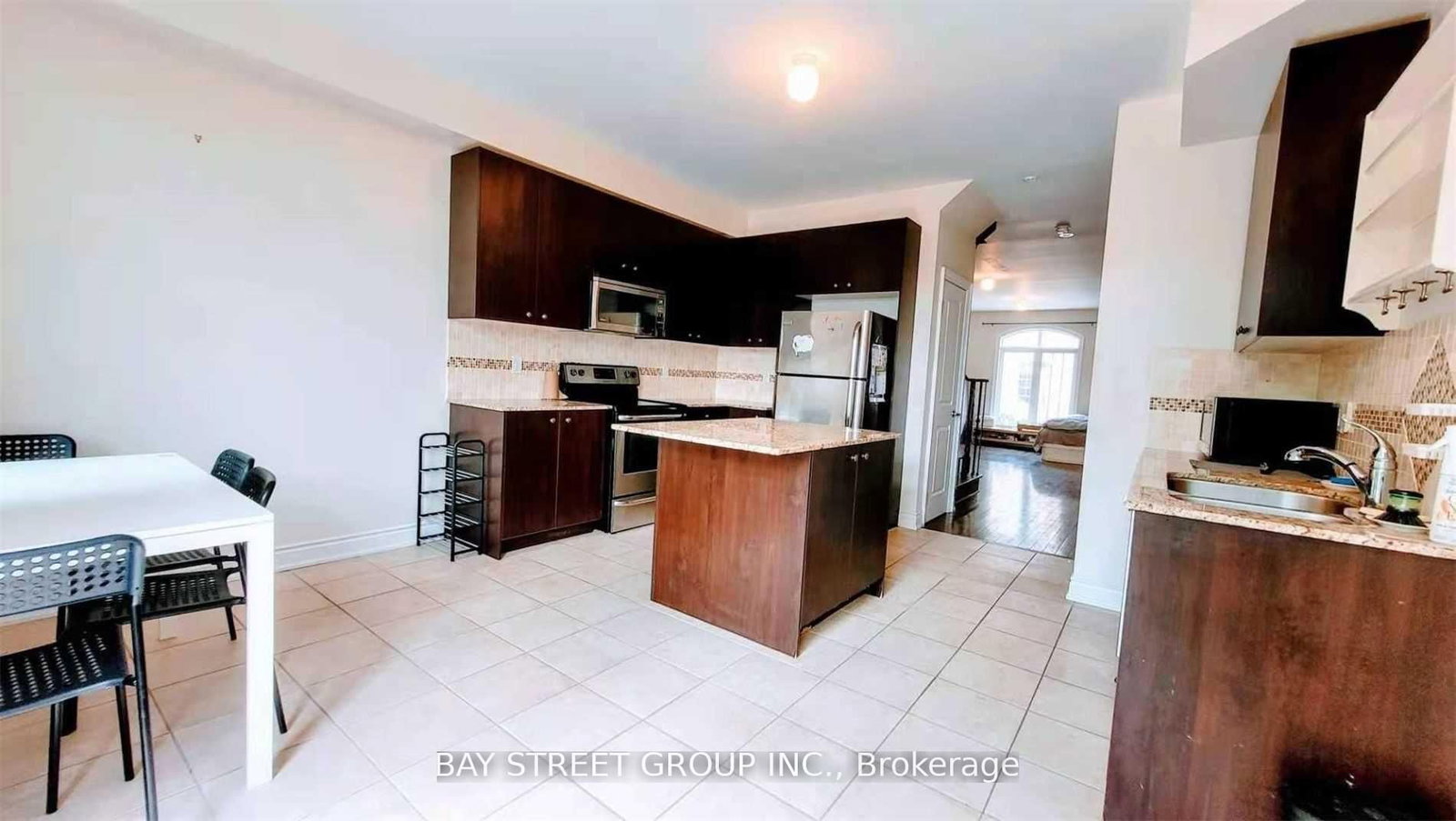9 Strawflower Mews, Toronto, ON, photo 4