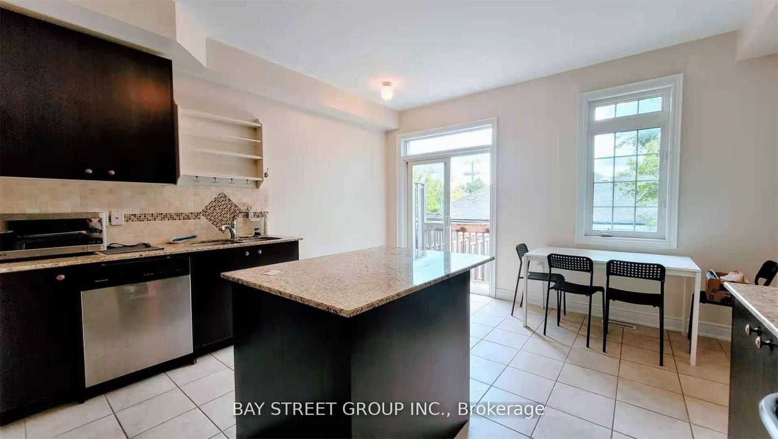 9 Strawflower Mews, Toronto, ON, photo 5