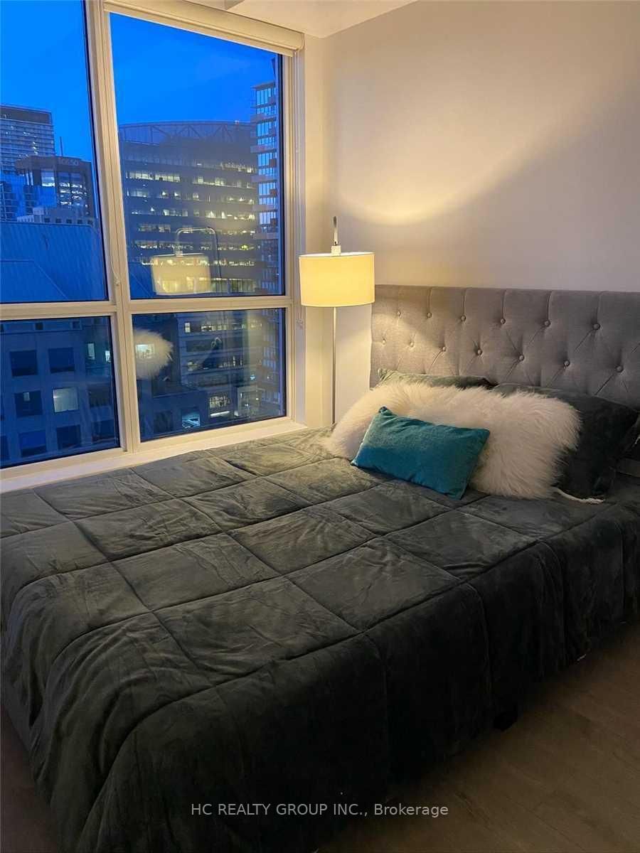 30 Nelson Street E, Unit 1510 - Photo 6